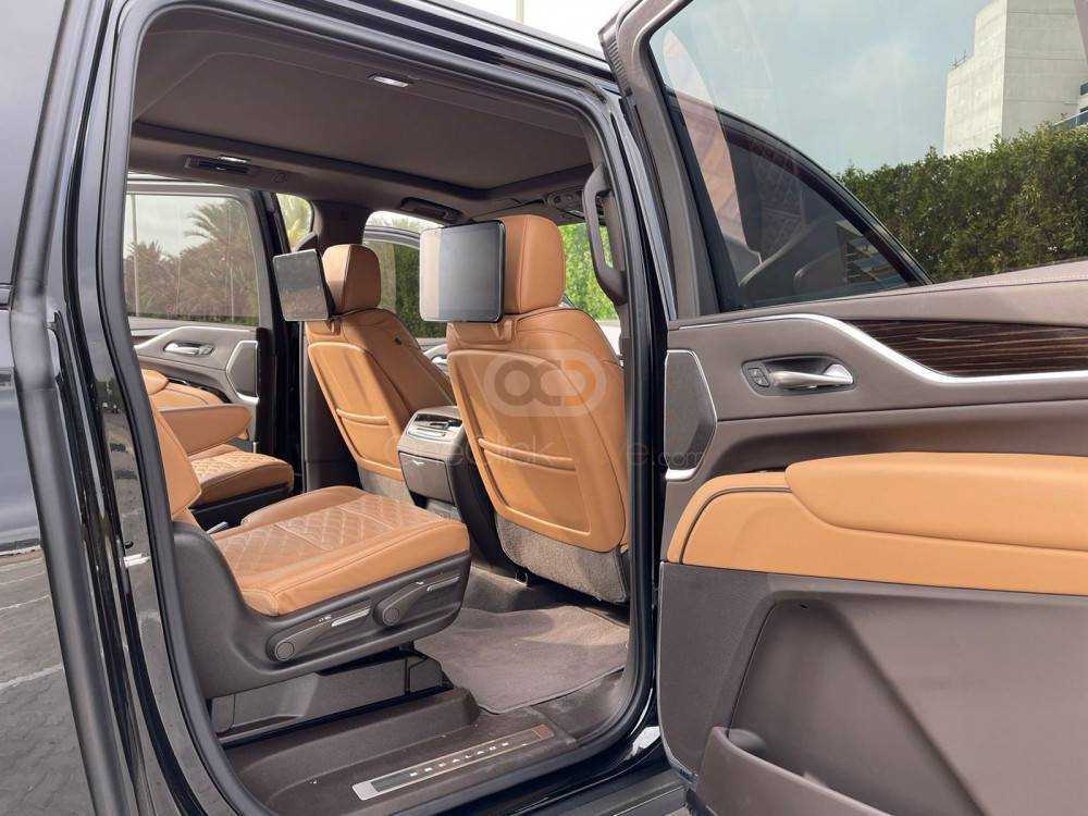 RENT CADILLAC ESCALADE PLATINUM SPORT 2021 IN DUBAI-pic_4