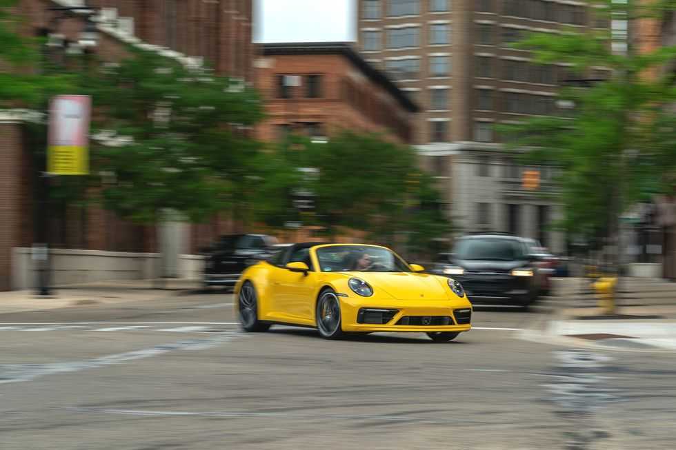 2022 Porsche 911 Targa 4S-pic_1