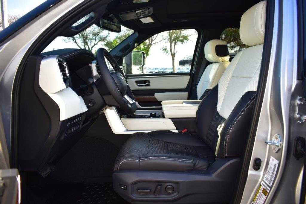 TOYOTA TUNDRA CREWMAX-pic_6