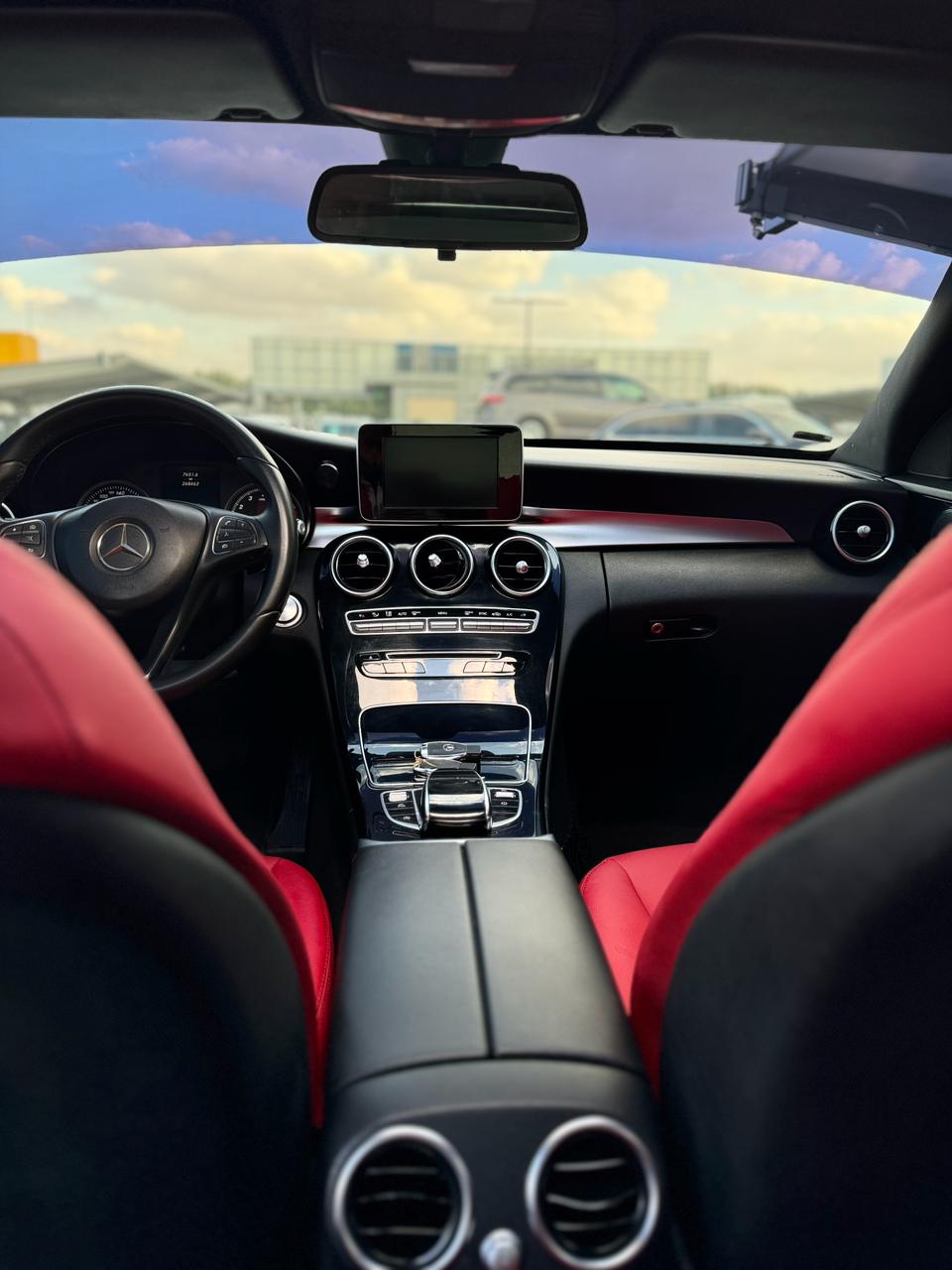 Used 2021 Mercedes-Benz C200 for Sale in Dubai-pic_2