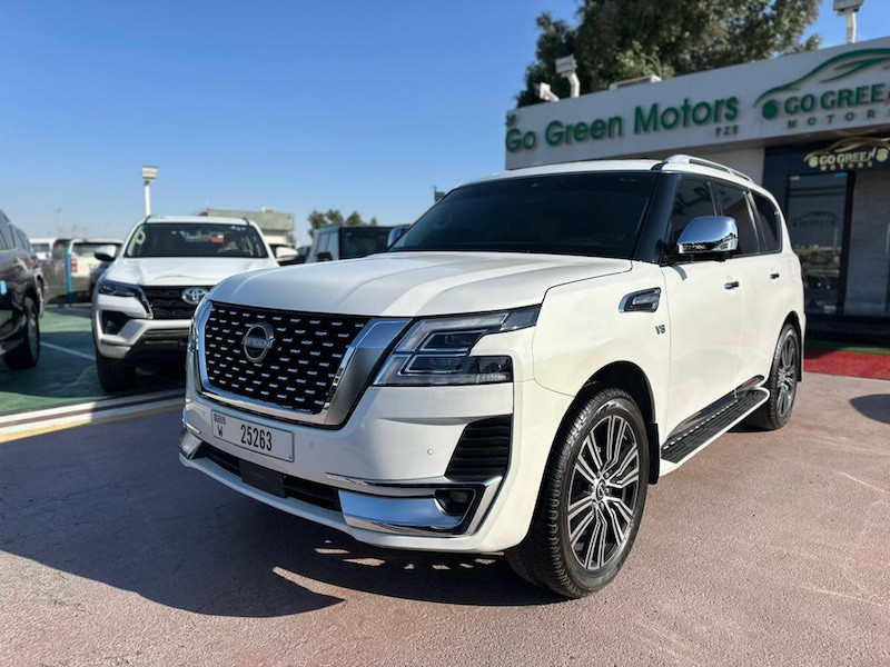 Nissan Armada Platinum-image