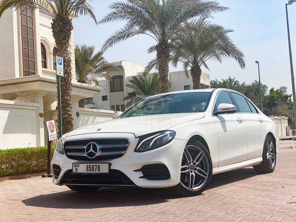 Rent Mercedes Benz E200 2019 in Dubai - Luxury Car Rental-pic_2