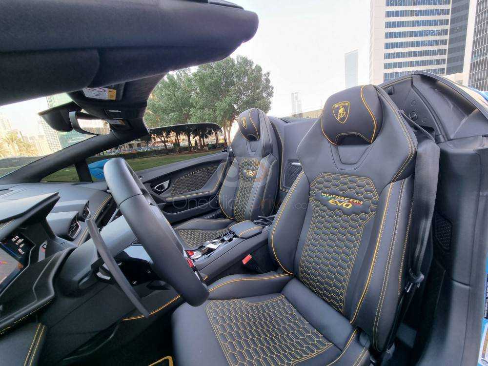 RENT LAMBORGHINI HURACAN EVO SPYDER 2022 IN DUBAI-pic_5