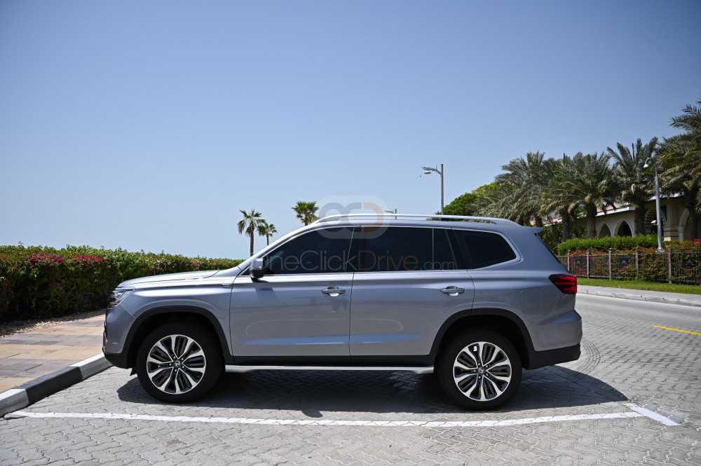 Rent MG RX8 2022 in Dubai - Luxury SUV Rental-pic_3