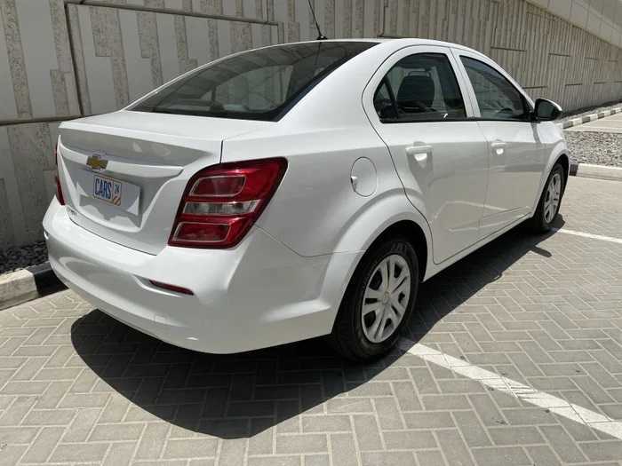 Rent Chevrolet Aveo 2015-pic_3
