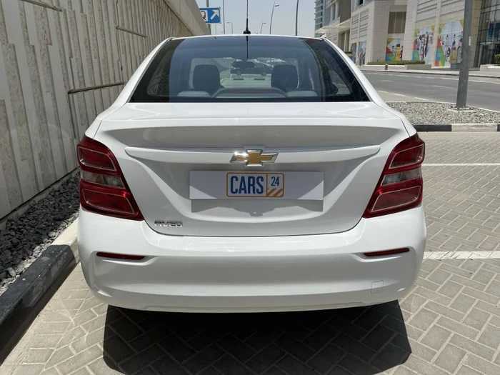Rent Chevrolet Aveo 2015-pic_4