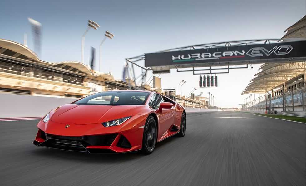 Rent LAMBORGHINI HURACAN EVO-pic_2