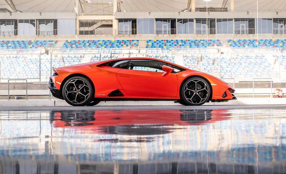 Rent LAMBORGHINI HURACAN EVO-pic_5