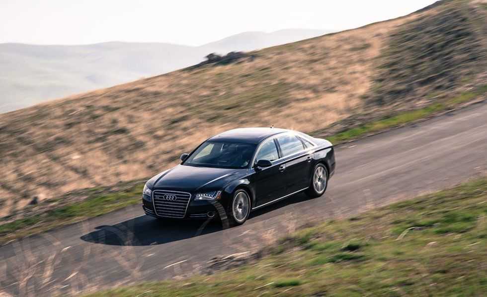 Rent Audi A8 2022-pic_4