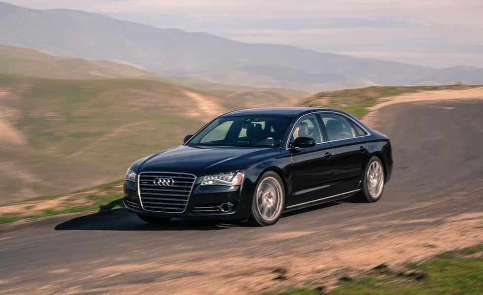 Rent Audi A8 2022-pic_3