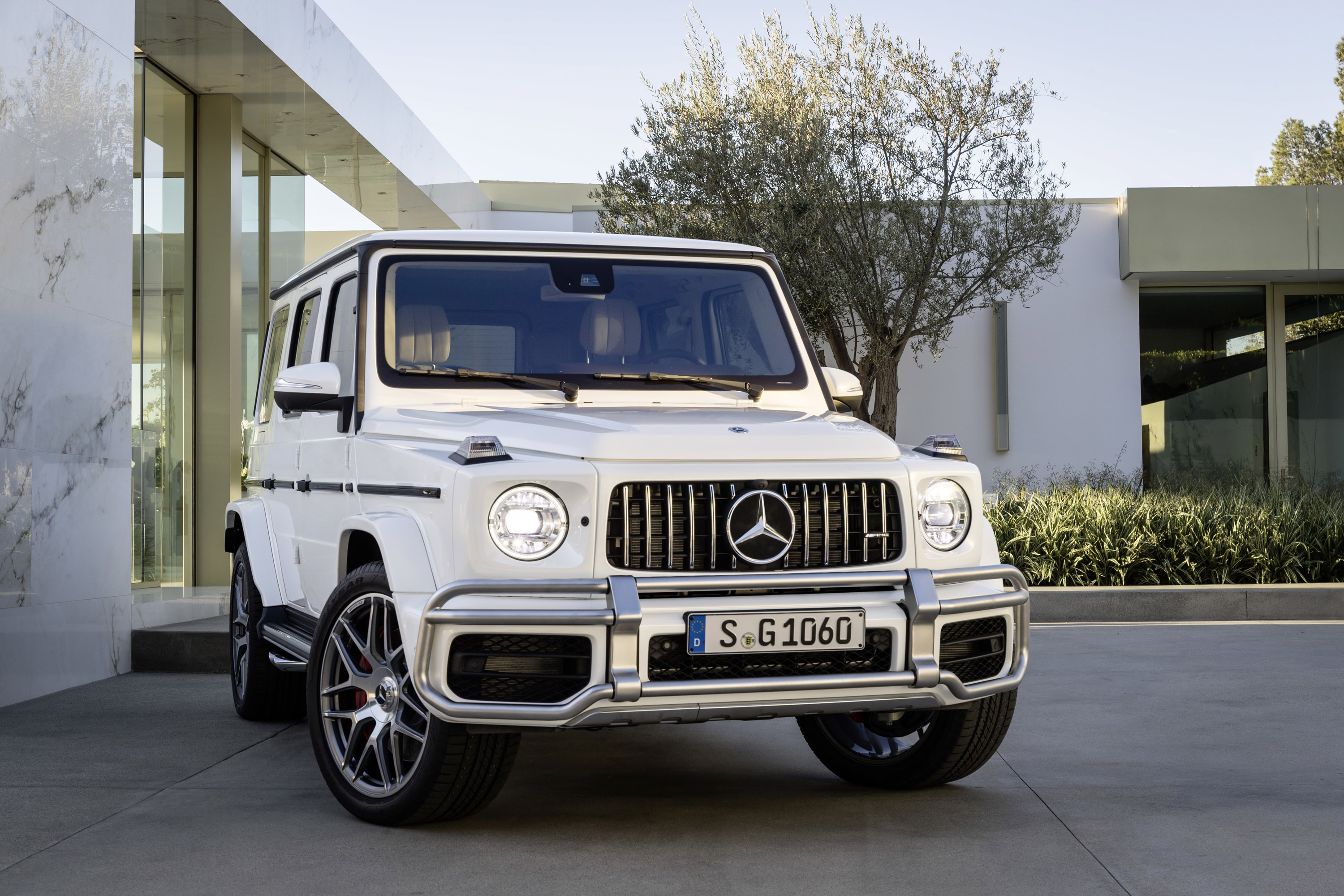 RENT MERCEDES BENZ AMG G63 2019-pic_1